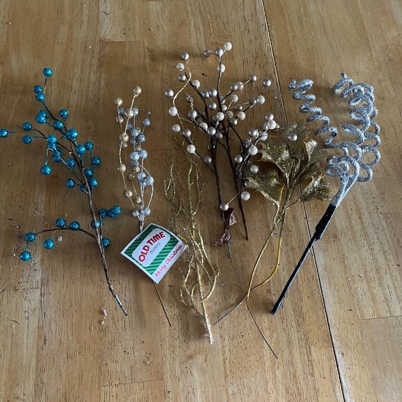 Christmas/Holiday Assorted Floral Picks - 23 Pieces - Picture 6 of 7